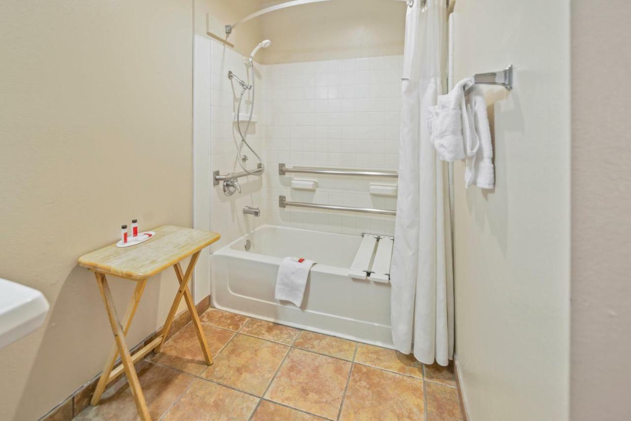 Days Inn By Wyndham Lebec Grapevine Kamer foto